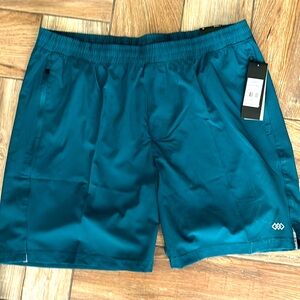 New men’s Leg3nd hunter green elastic waist XL workout stretch shorts